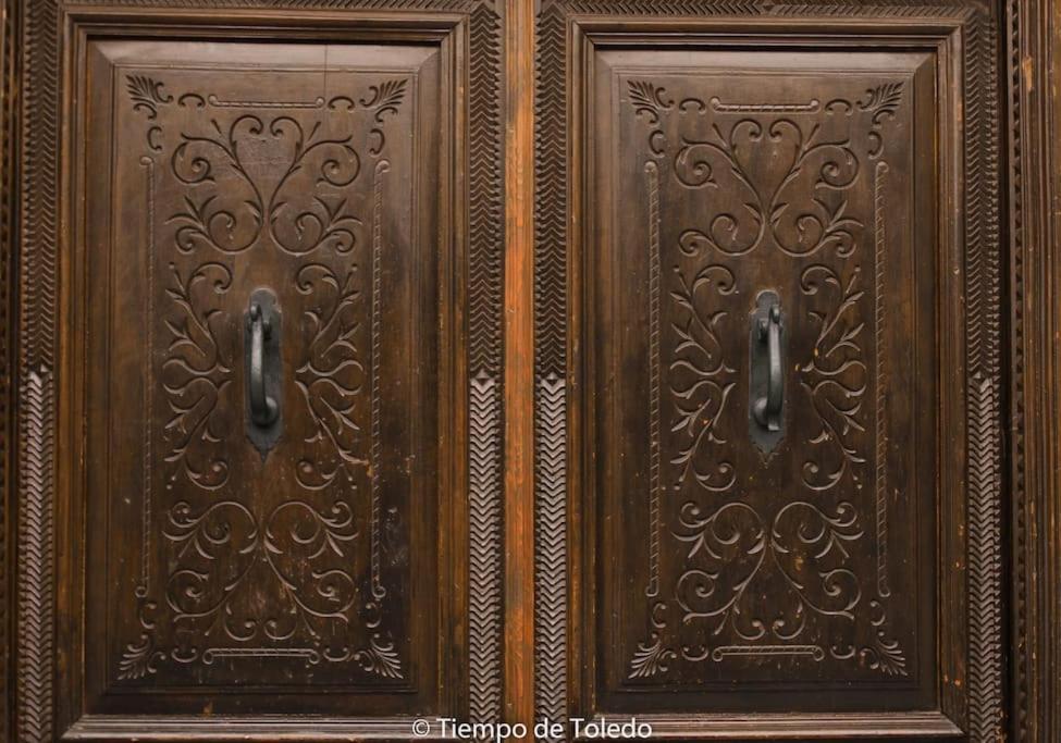 Tiempo De Toledo: Catedral Exterior foto